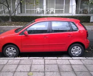 Frontansicht eines Mietwagens Volkswagen Polo in Burgas, Bulgarien ✓ Auto Nr.406. ✓ Automatisch TM ✓ 0 Bewertungen.