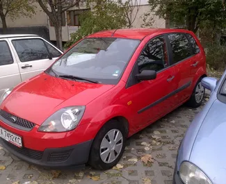 Frontansicht eines Mietwagens Ford Fiesta in Burgas, Bulgarien ✓ Auto Nr.397. ✓ Schaltgetriebe TM ✓ 0 Bewertungen.