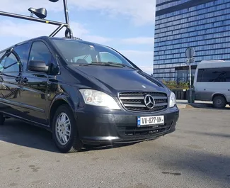 Frontansicht eines Mietwagens Mercedes-Benz Vito in Tiflis, Georgien ✓ Auto Nr.380. ✓ Automatisch TM ✓ 2 Bewertungen.