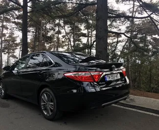 Vermietung Toyota Camry. Komfort, Premium Fahrzeug zur Miete in Georgien ✓ Kaution Einzahlung von 200 GEL ✓ Versicherungsoptionen KFZ-HV, TKV, VKV Plus, Insassen, Diebstahlschutz.