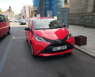 Autovermietung Toyota Aygo Nr.45 Schaltgetriebe in Prag, ausgestattet mit einem 1,0L Motor ➤ Von Alex in der Tschechischen Republik.