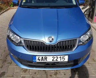 Autovermietung Skoda Fabia Nr.425 Schaltgetriebe in Prag, ausgestattet mit einem 1,0L Motor ➤ Von Petr in der Tschechischen Republik.