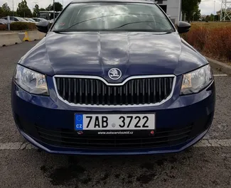 Autovermietung Skoda Octavia Combi Nr.430 Schaltgetriebe in Prag, ausgestattet mit einem 1,2L Motor ➤ Von Petr in der Tschechischen Republik.