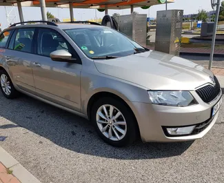 Frontansicht eines Mietwagens Skoda Octavia Combi in Prag, Tschechische Republik ✓ Auto Nr.431. ✓ Automatisch TM ✓ 0 Bewertungen.