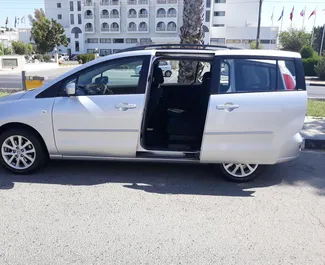 Frontansicht eines Mietwagens Mazda 5 in Larnaca, Zypern ✓ Auto Nr.788. ✓ Automatisch TM ✓ 0 Bewertungen.