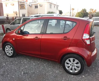 Autovermietung Suzuki Splash Nr.766 Schaltgetriebe in Larnaca, ausgestattet mit einem 1,0L Motor ➤ Von Panik auf Zypern.