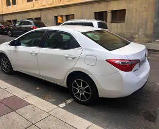 Vermietung Toyota Corolla Sedan. Wirtschaft, Komfort Fahrzeug zur Miete in Georgien ✓ Kaution Einzahlung von 700 GEL ✓ Versicherungsoptionen KFZ-HV, TKV, VKV Plus, VKV Komplett, Insassen, Diebstahlschutz.