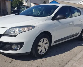 Frontansicht eines Mietwagens Renault Megane in Bar, Montenegro ✓ Auto Nr.534. ✓ Schaltgetriebe TM ✓ 9 Bewertungen.