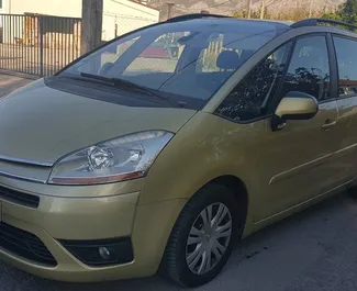 Frontansicht eines Mietwagens Citroen C4 Grand Picasso in Bar, Montenegro ✓ Auto Nr.543. ✓ Automatisch TM ✓ 26 Bewertungen.