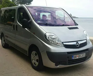 Frontansicht eines Mietwagens Opel Vivaro in Bar, Montenegro ✓ Auto Nr.547. ✓ Automatisch TM ✓ 20 Bewertungen.