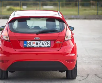 Mietwagen Ford Fiesta 2016 in Montenegro, mit Benzin-Kraftstoff und 105 PS ➤ Ab 17 EUR pro Tag.