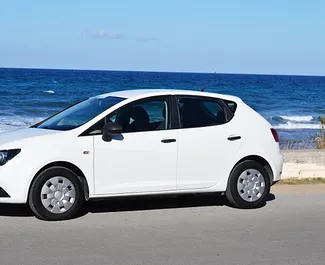 Frontansicht eines Mietwagens SEAT Ibiza auf Kreta, Griechenland ✓ Auto Nr.1122. ✓ Schaltgetriebe TM ✓ 0 Bewertungen.