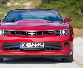 Mietwagen Chevrolet Camaro Cabrio 2015 in Montenegro, mit Benzin-Kraftstoff und 328 PS ➤ Ab 90 EUR pro Tag.