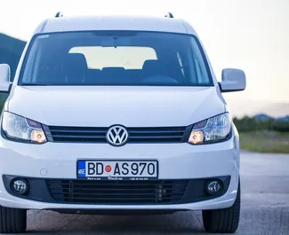 Mietwagen Volkswagen Caddy Maxi 2013 in Montenegro, mit Diesel-Kraftstoff und 102 PS ➤ Ab 34 EUR pro Tag.