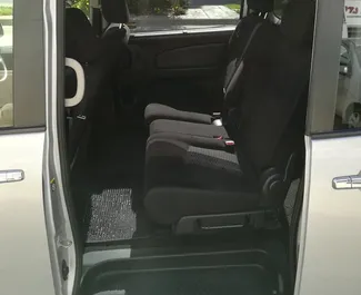 Autovermietung Nissan Serena Nr.309 Automatisch in Limassol, ausgestattet mit einem 2,0L Motor ➤ Von Leo auf Zypern.