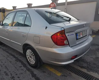 Hyundai Accent 2006 zur Miete verfügbar in Bar, mit Kilometerbegrenzung 200 km/Tag.