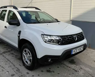 Frontansicht eines Mietwagens Dacia Duster auf Kreta, Griechenland ✓ Auto Nr.1264. ✓ Schaltgetriebe TM ✓ 0 Bewertungen.