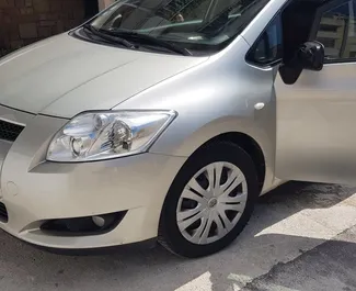 Frontansicht eines Mietwagens Toyota Auris in Bar, Montenegro ✓ Auto Nr.1347. ✓ Automatisch TM ✓ 20 Bewertungen.