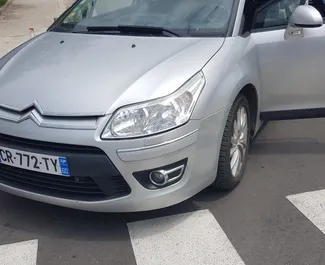 Frontansicht eines Mietwagens Citroen C4 in Bar, Montenegro ✓ Auto Nr.1345. ✓ Automatisch TM ✓ 35 Bewertungen.