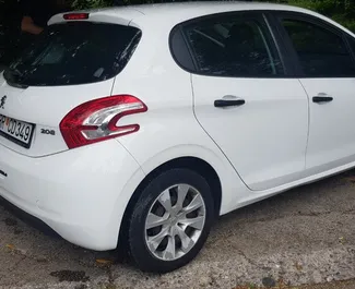 Mietwagen Peugeot 208 2017 in Montenegro, mit Diesel-Kraftstoff und 70 PS ➤ Ab 17 EUR pro Tag.