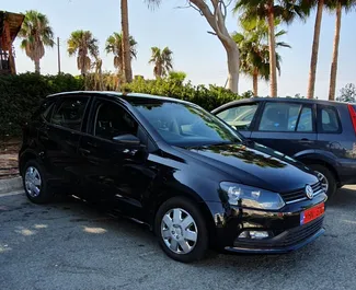 Mietwagen Volkswagen Polo 2015 auf Zypern, mit Benzin-Kraftstoff und 96 PS ➤ Ab 35 EUR pro Tag.