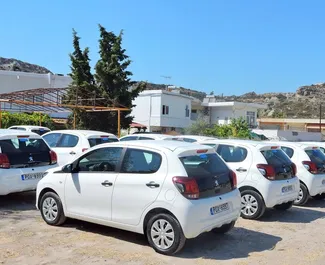 Autovermietung Peugeot 108 Nr.1456 Schaltgetriebe auf Rhodos, ausgestattet mit einem 1,0L Motor ➤ Von Yulia in Griechenland.