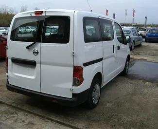 Autovermietung Nissan Nv200 Evalia Nr.1498 Schaltgetriebe in Kalamata, ausgestattet mit einem 1,5L Motor ➤ Von Simos in Griechenland.