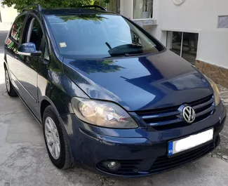 Frontansicht eines Mietwagens Volkswagen Golf+ in Burgas, Bulgarien ✓ Auto Nr.1645. ✓ Automatisch TM ✓ 0 Bewertungen.