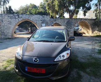 Frontansicht eines Mietwagens Mazda Premacy in Limassol, Zypern ✓ Auto Nr.839. ✓ Automatisch TM ✓ 0 Bewertungen.