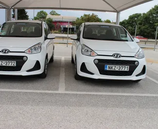 Autovermietung Hyundai i10 Nr.1711 Schaltgetriebe am Flughafen Thessaloniki, ausgestattet mit einem 1,0L Motor ➤ Von Anna in Griechenland.