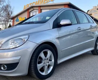 Frontansicht eines Mietwagens Mercedes-Benz B-Class in Burgas, Bulgarien ✓ Auto Nr.1657. ✓ Schaltgetriebe TM ✓ 0 Bewertungen.