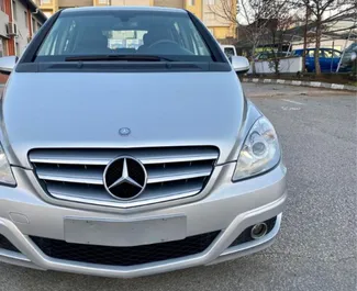 Benzin 1,8L Motor von Mercedes-Benz B-Class 2012 zur Miete in Burgas.