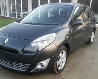 Frontansicht eines Mietwagens Renault Grand Scenic in Burgas, Bulgarien ✓ Auto Nr.1659. ✓ Automatisch TM ✓ 0 Bewertungen.