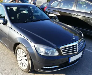 Frontansicht eines Mietwagens Mercedes-Benz C-Class in Burgas, Bulgarien ✓ Auto Nr.1648. ✓ Automatisch TM ✓ 0 Bewertungen.