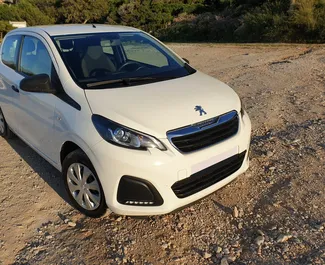 Autovermietung Peugeot 108 Nr.1780 Schaltgetriebe auf Kreta, ausgestattet mit einem 1,0L Motor ➤ Von Manolis in Griechenland.