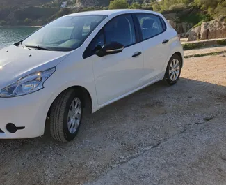 Peugeot 208 2016 zur Miete verfügbar auf Kreta, mit Kilometerbegrenzung unbegrenzte.