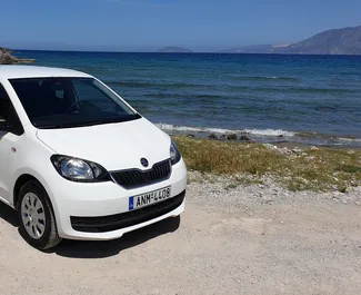 Frontansicht eines Mietwagens Skoda Citigo auf Kreta, Griechenland ✓ Auto Nr.1774. ✓ Automatisch TM ✓ 2 Bewertungen.