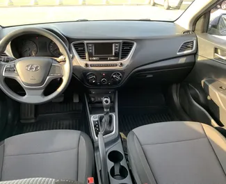 Mietwagen Hyundai Solaris 2019 auf der Krim, mit Benzin-Kraftstoff und 123 PS ➤ Ab 1500 RUB pro Tag.