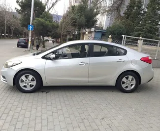 Mietwagen Kia Cerato 2013 in Georgien, mit Benzin-Kraftstoff und 130 PS ➤ Ab 63 GEL pro Tag.