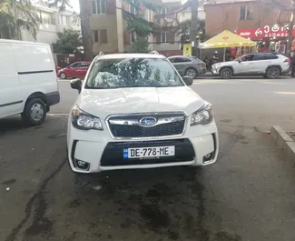 Frontansicht eines Mietwagens Subaru Forester in Tiflis, Georgien ✓ Auto Nr.1992. ✓ Automatisch TM ✓ 12 Bewertungen.