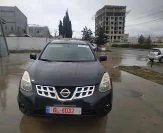 Frontansicht eines Mietwagens Nissan Rogue in Tiflis, Georgien ✓ Auto Nr.2032. ✓ Automatisch TM ✓ 0 Bewertungen.