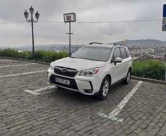 Frontansicht eines Mietwagens Subaru Forester in Tiflis, Georgien ✓ Auto Nr.1458. ✓ Automatisch TM ✓ 6 Bewertungen.