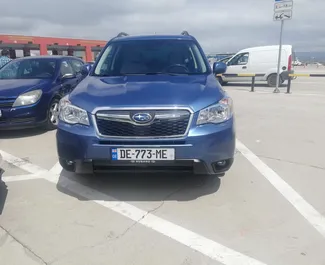 Frontansicht eines Mietwagens Subaru Forester in Tiflis, Georgien ✓ Auto Nr.1998. ✓ Automatisch TM ✓ 4 Bewertungen.