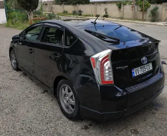 Mietwagen Toyota Prius 2012 in Georgien, mit Hybride-Kraftstoff und 134 PS ➤ Ab 66 GEL pro Tag.