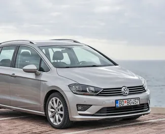 Frontansicht eines Mietwagens Volkswagen Golf 7+ in Budva, Montenegro ✓ Auto Nr.1270. ✓ Automatisch TM ✓ 12 Bewertungen.