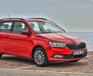 Frontansicht eines Mietwagens Skoda Fabia Combi in Budva, Montenegro ✓ Auto Nr.2008. ✓ Automatisch TM ✓ 17 Bewertungen.