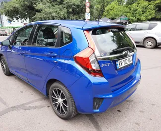 Frontansicht eines Mietwagens Honda Fit in Tiflis, Georgien ✓ Auto Nr.368. ✓ Automatisch TM ✓ 1 Bewertungen.