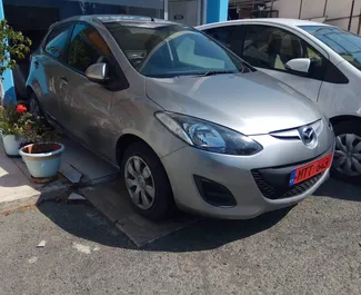 Frontansicht eines Mietwagens Mazda Demio in Limassol, Zypern ✓ Auto Nr.2199. ✓ Automatisch TM ✓ 7 Bewertungen.