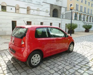 Autovermietung SEAT Mii Nr.2284 Schaltgetriebe in Prag, ausgestattet mit einem 1,0L Motor ➤ Von Vadim in der Tschechischen Republik.