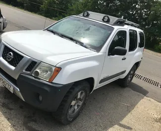 Frontansicht eines Mietwagens Nissan X-Terra in Kutaisi, Georgien ✓ Auto Nr.2225. ✓ Schaltgetriebe TM ✓ 3 Bewertungen.